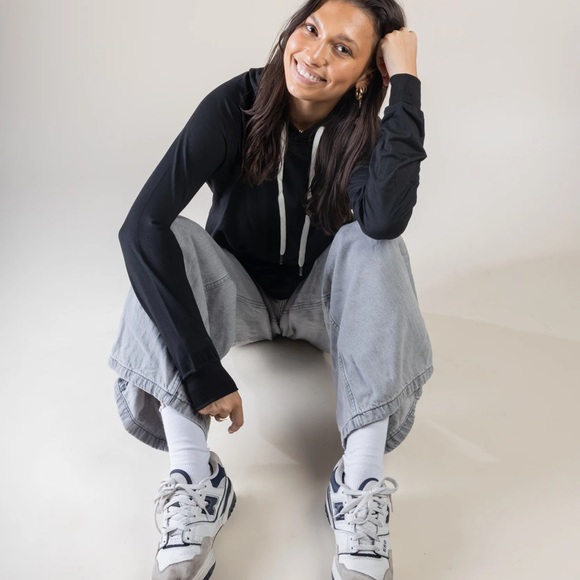 Feat Womens BlanketBlend Move Hoodie. - Picture 4 of 14